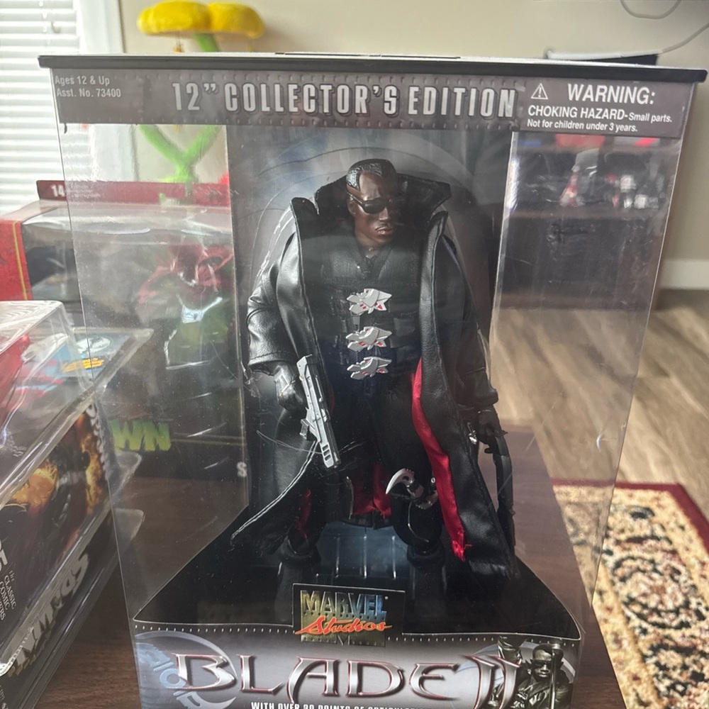 Marvel Collector's Edition Blade Figure - Black and Red